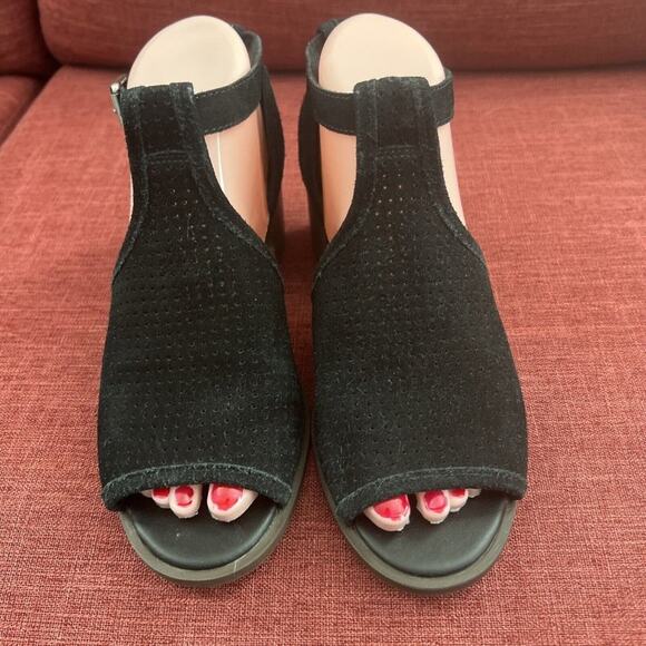 Koolaburra By UGG Ashlyn Black Suede Heeled Peep Toe Sandals Shooties Shoes 7M - Picture 2 of 7